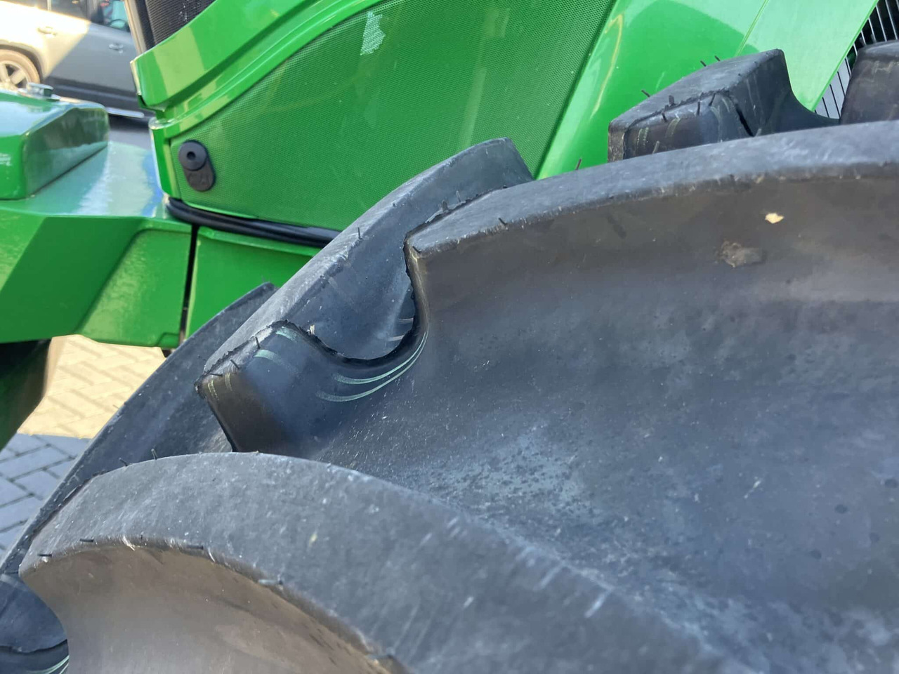 Farm tractor John Deere 6R 185: picture 11