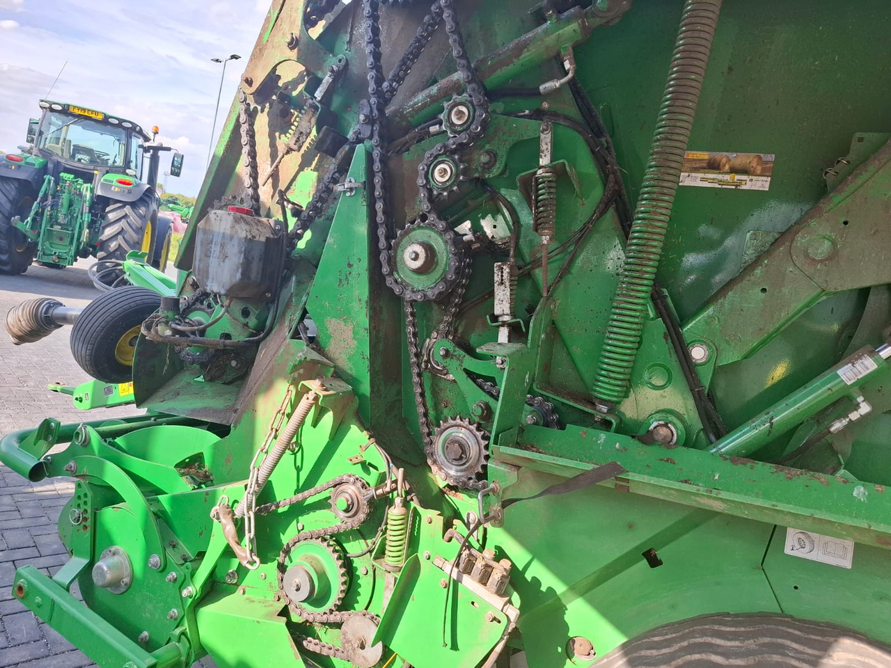 John Deere V451R - Tedding equipment: picture 5 John Deere V451R - Tedding equipment: picture 5