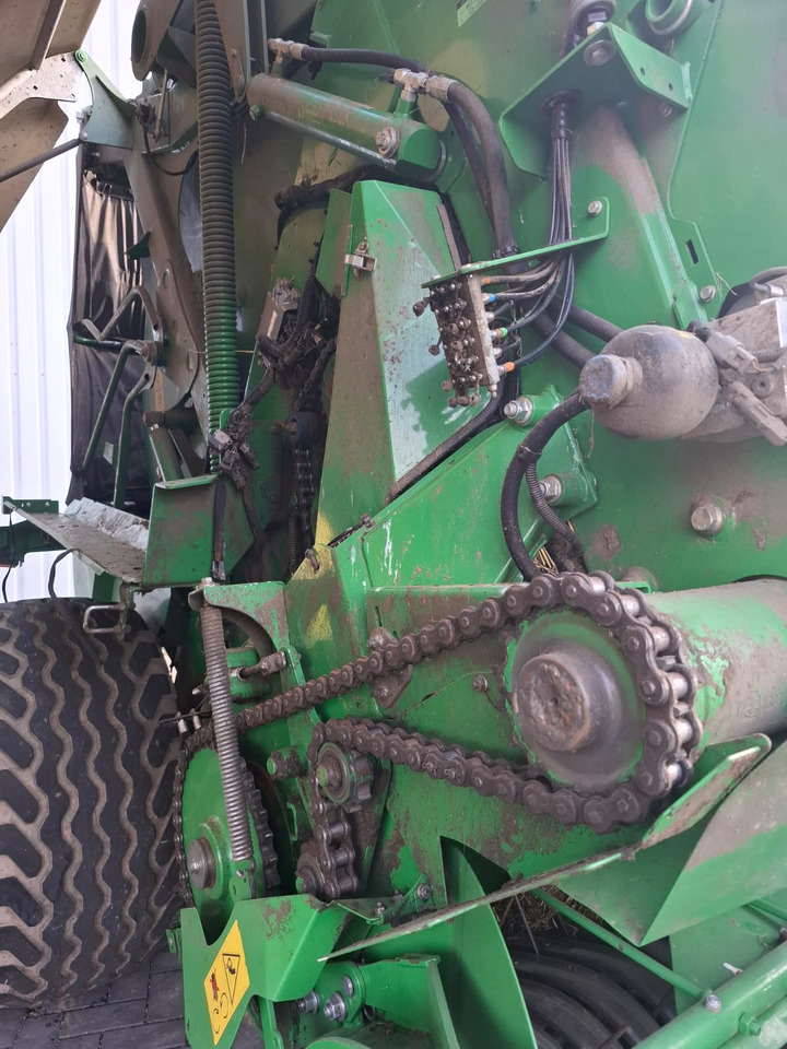 John Deere V451R - Tedding equipment: picture 4 John Deere V451R - Tedding equipment: picture 4
