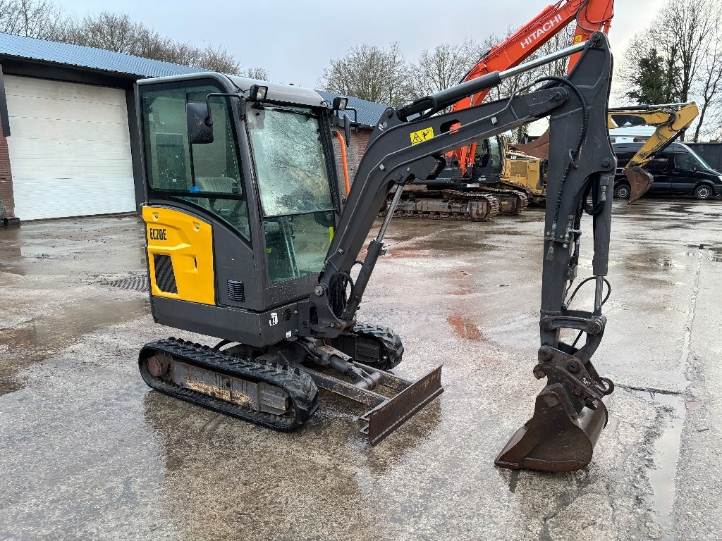 Mini excavator Volvo EC 20 E: picture 7