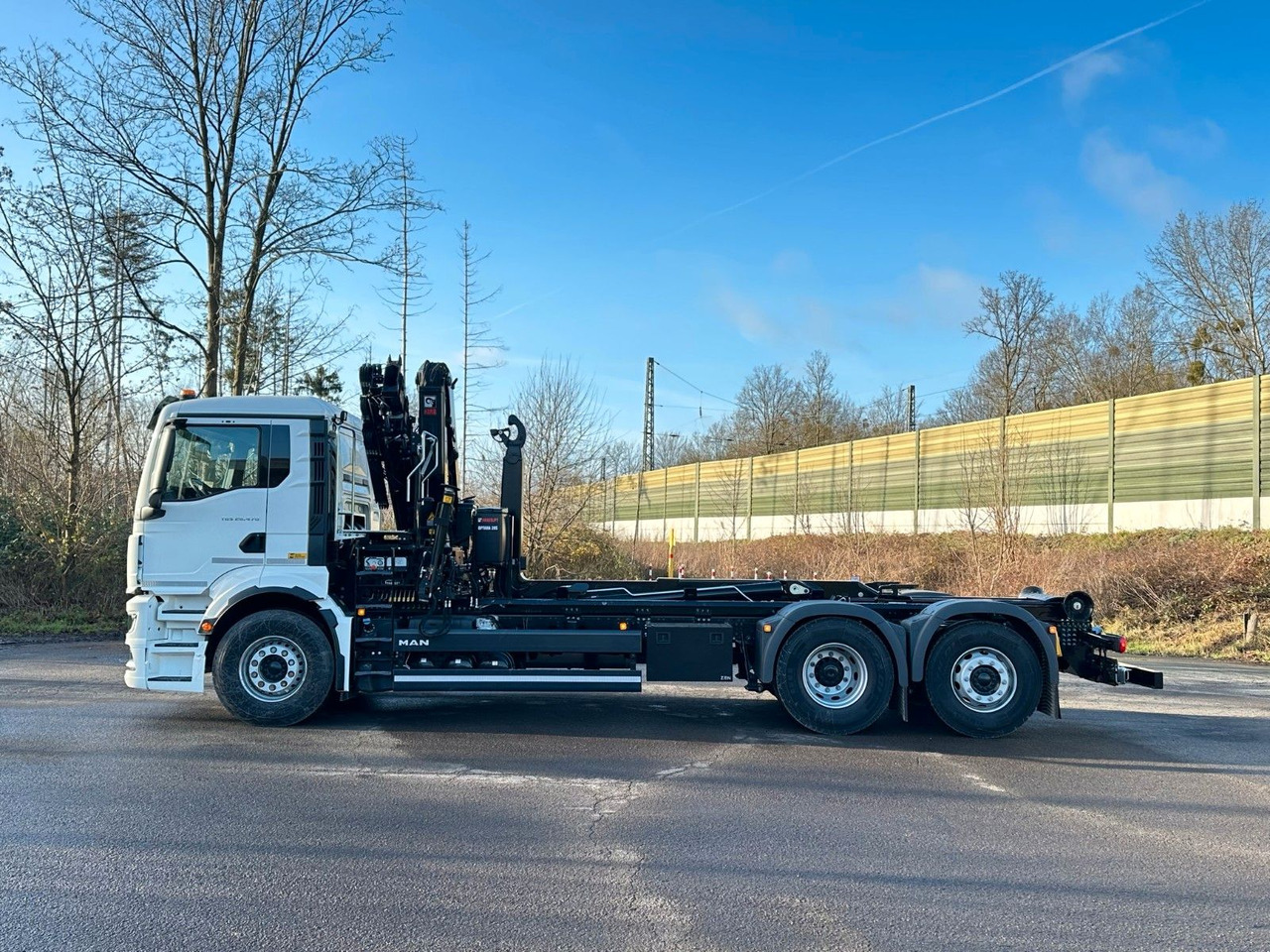MAN TGS 26.470 6x2 Abrollkipper + Kran Hiab 138-3 - Hook lift truck, Crane truck: picture 3 MAN TGS 26.470 6x2 Abrollkipper + Kran Hiab 138-3 - Hook lift truck, Crane truck: picture 3