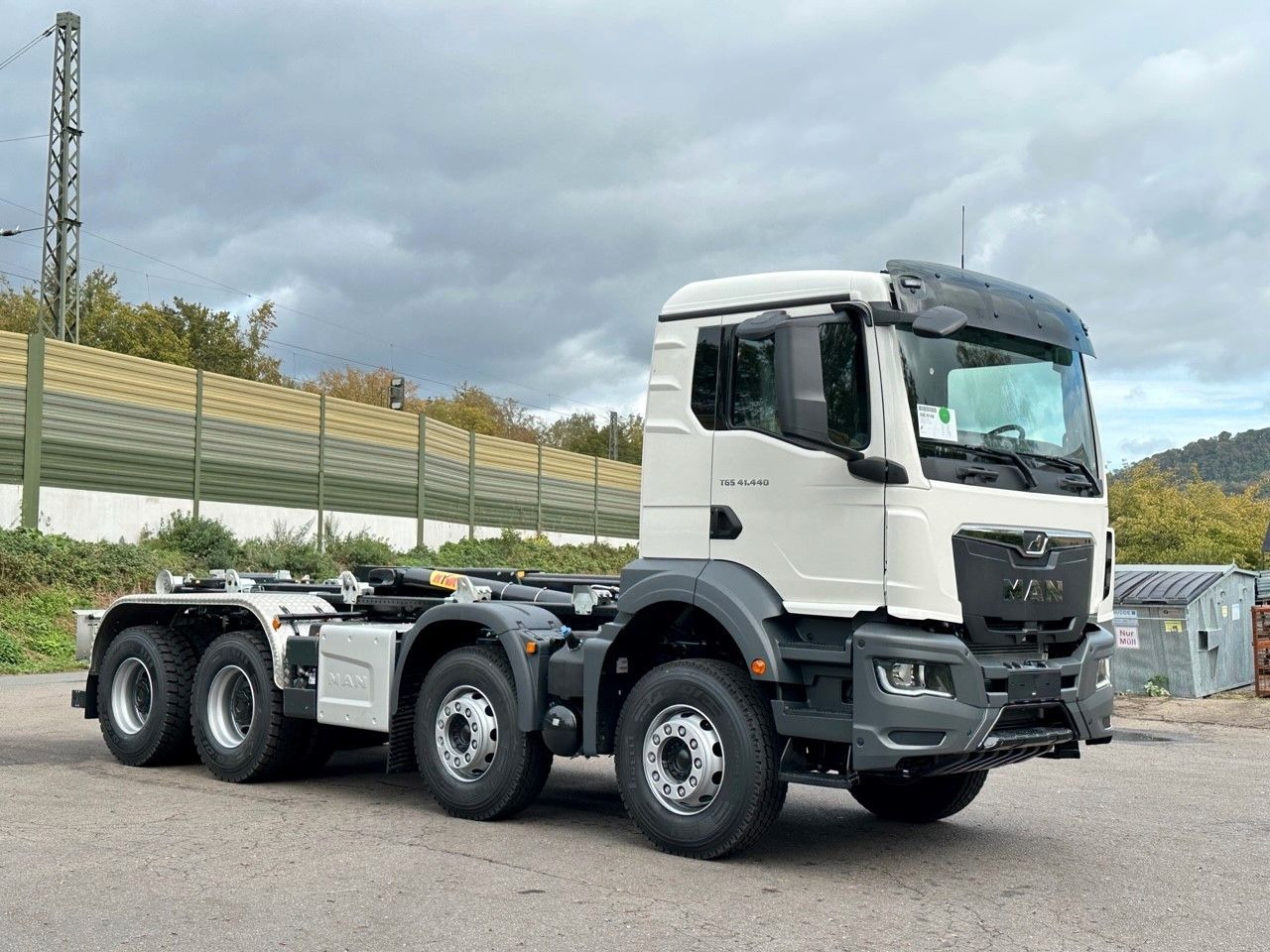 MAN TGS 41.440 8x4 Euro6e Hyva 26-55 Abrollkipper - Hook lift truck: picture 4 MAN TGS 41.440 8x4 Euro6e Hyva 26-55 Abrollkipper - Hook lift truck: picture 4