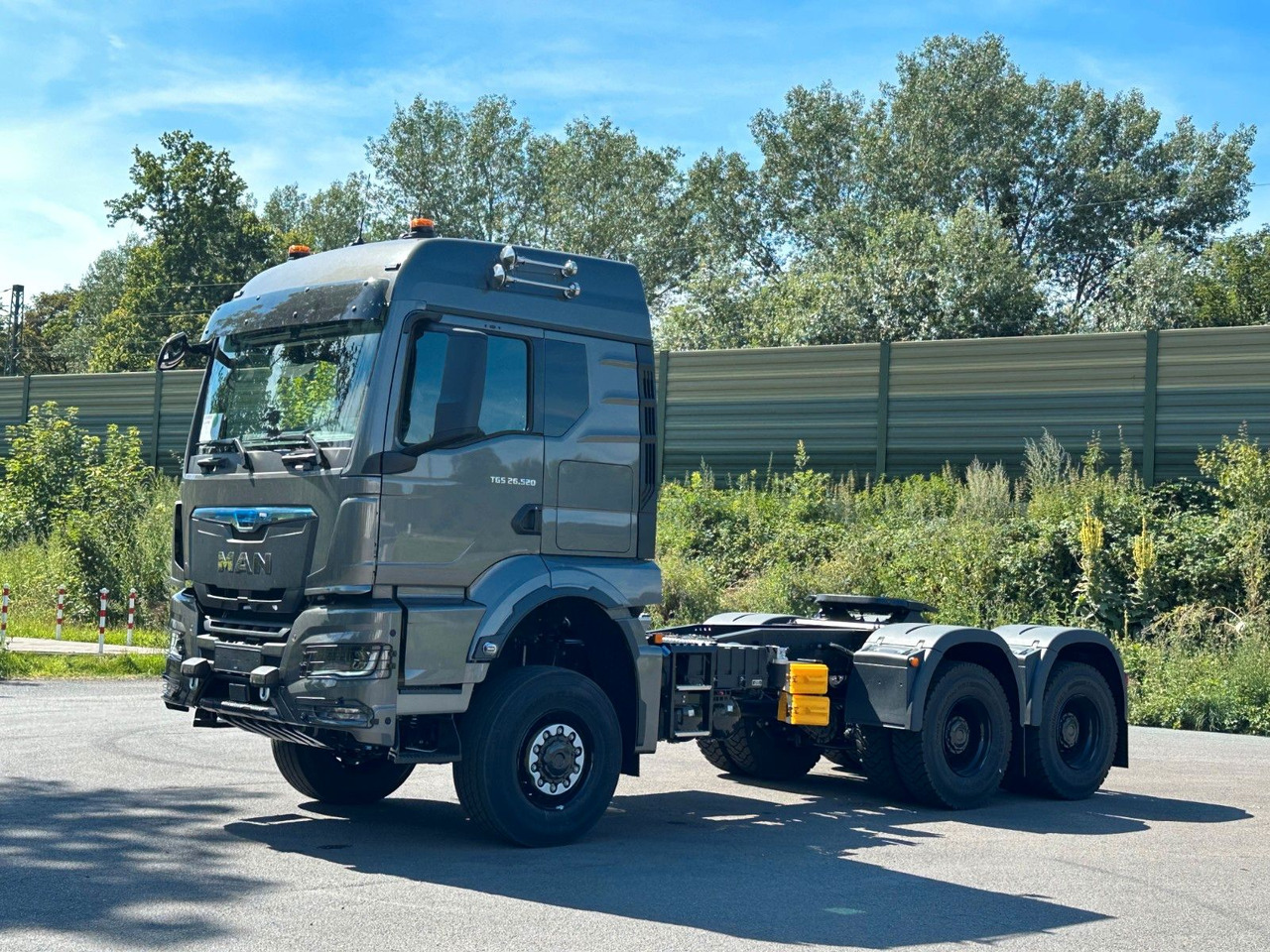 MAN TGS 26.520 6x6 - Tractor truck: picture 2 MAN TGS 26.520 6x6 - Tractor truck: picture 2