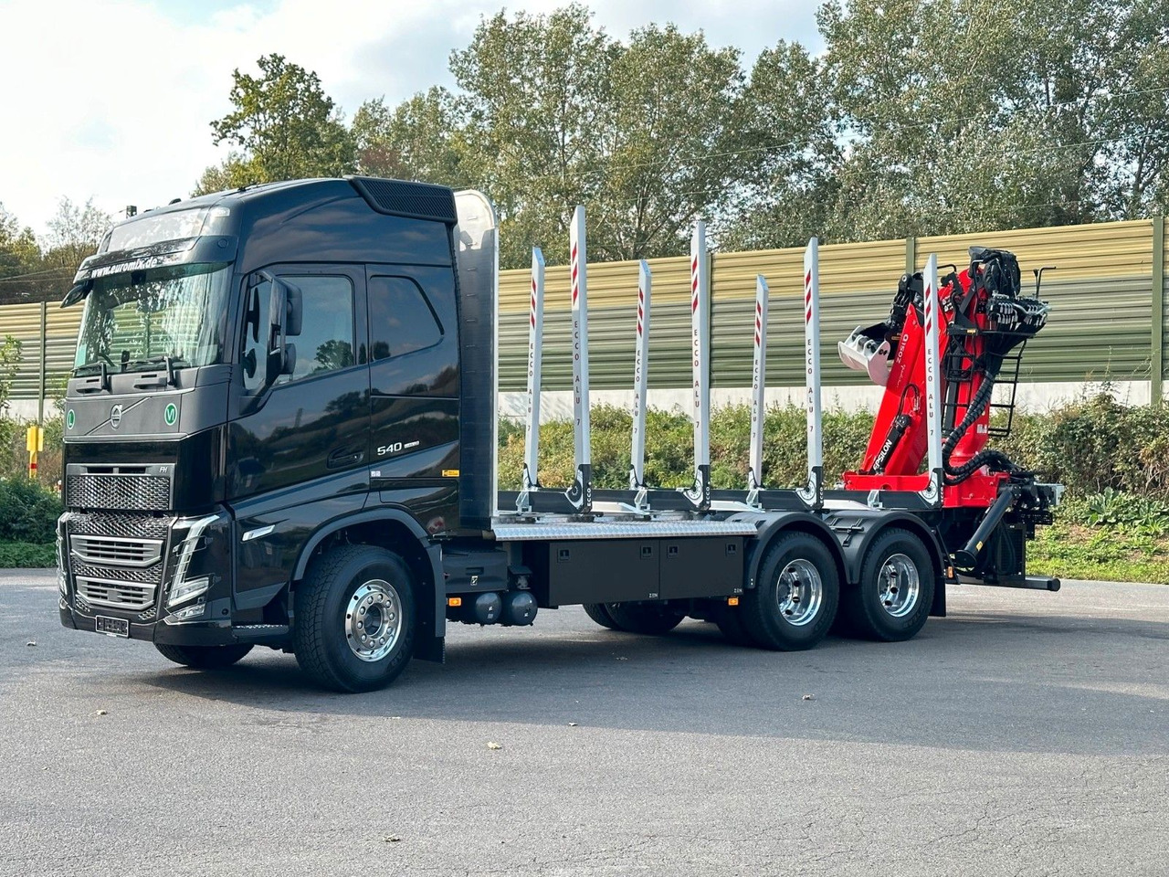 Volvo FH 540 6x4 LogLift EPSILON - Logging truck, Crane truck: picture 2 Volvo FH 540 6x4 LogLift EPSILON - Logging truck, Crane truck: picture 2