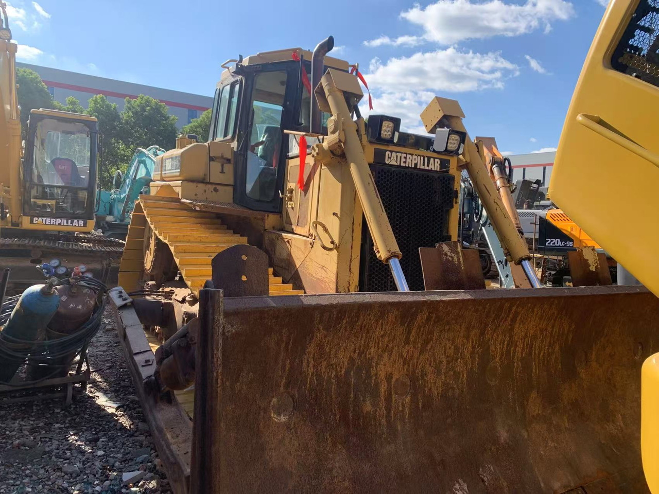 CATERPILLAR D6R - Bulldozer: picture 3 CATERPILLAR D6R - Bulldozer: picture 3