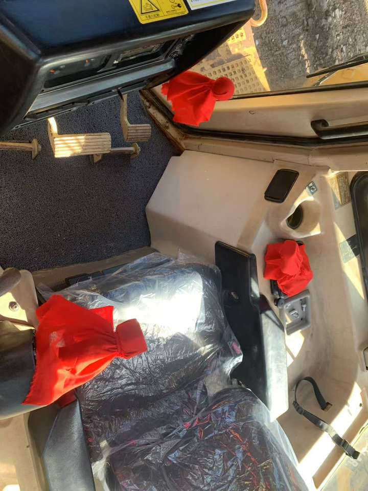 Used Caterpillar Bulldozer D6R, Caterpillar Bulldozer, Caterpillar D6R Bulldozer - Bulldozer: picture 5 Used Caterpillar Bulldozer D6R, Caterpillar Bulldozer, Caterpillar D6R Bulldozer - Bulldozer: picture 5