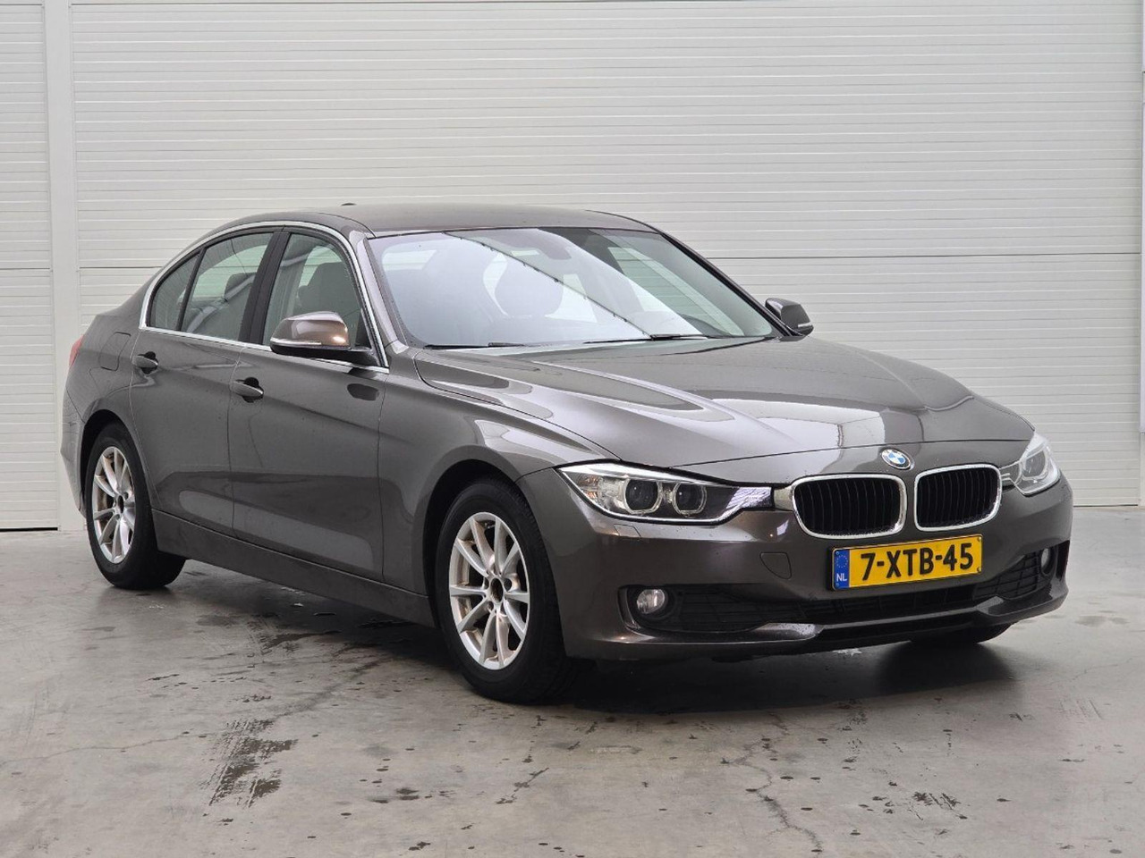 BMW 3-serie 320d EfficientDynamics Edition High Executive | 2014 | 300.611 km | Automaat | 7XTB45 | NAP: Logisch - Sedan: picture 2 BMW 3-serie 320d EfficientDynamics Edition High Executive | 2014 | 300.611 km | Automaat | 7XTB45 | NAP: Logisch - Sedan: picture 2