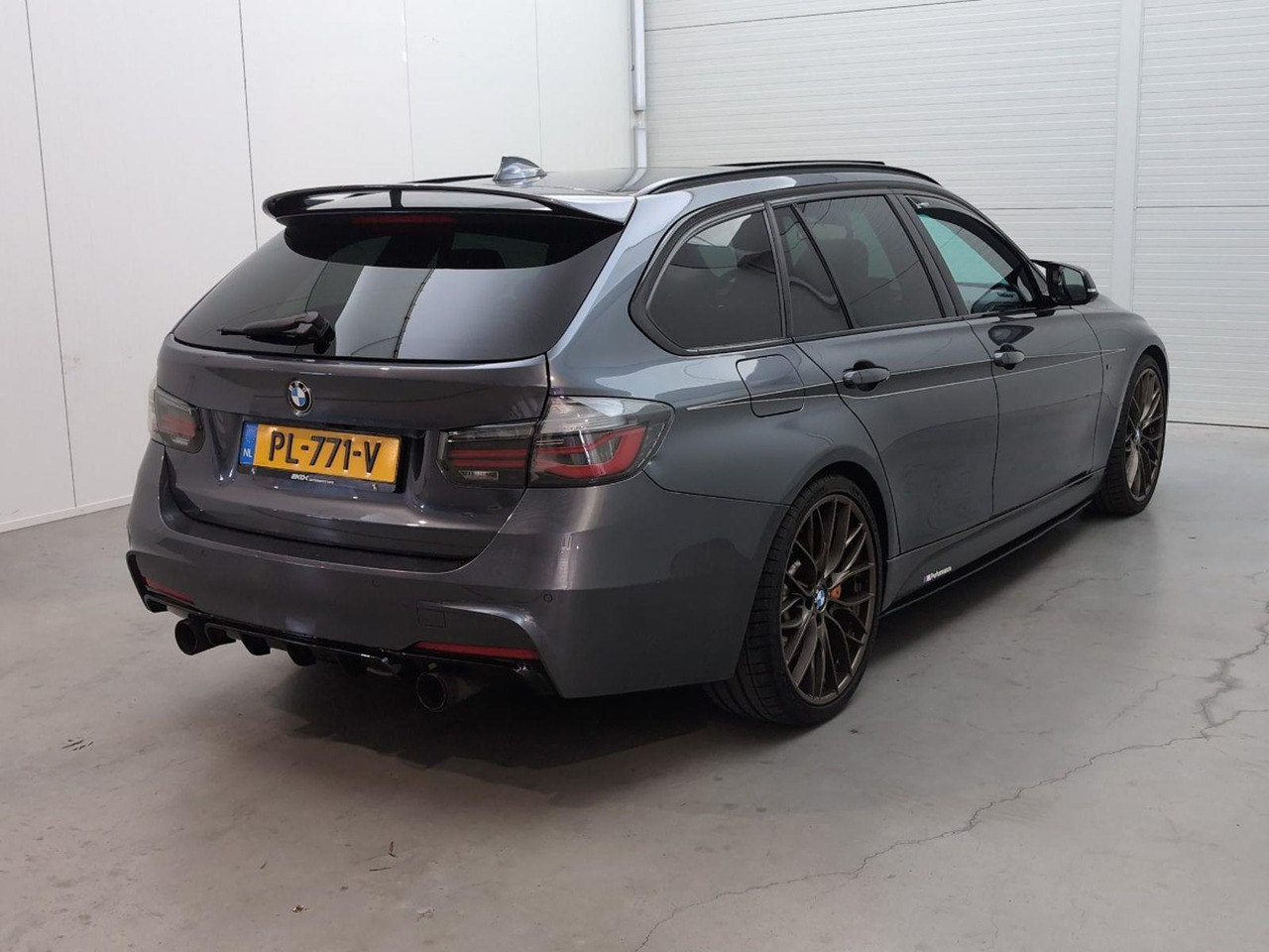 BMW 3-serie Touring 340i xDrive High Executive | 2017 | 202.316 km | Automaat | PL771V | NAP: Geen oordeel - Car: picture 4 BMW 3-serie Touring 340i xDrive High Executive | 2017 | 202.316 km | Automaat | PL771V | NAP: Geen oordeel - Car: picture 4