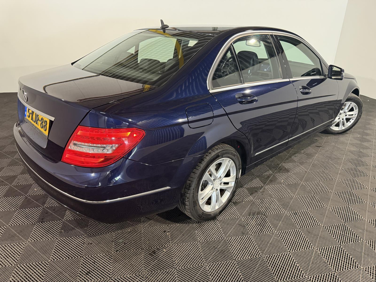 Mercedes-Benz C-klasse 220 CDI BlueEFFICIENCY Edition Avantgarde | 2013 | 348.866 km | 5-KJR-88 - Sedan: picture 3 Mercedes-Benz C-klasse 220 CDI BlueEFFICIENCY Edition Avantgarde | 2013 | 348.866 km | 5-KJR-88 - Sedan: picture 3