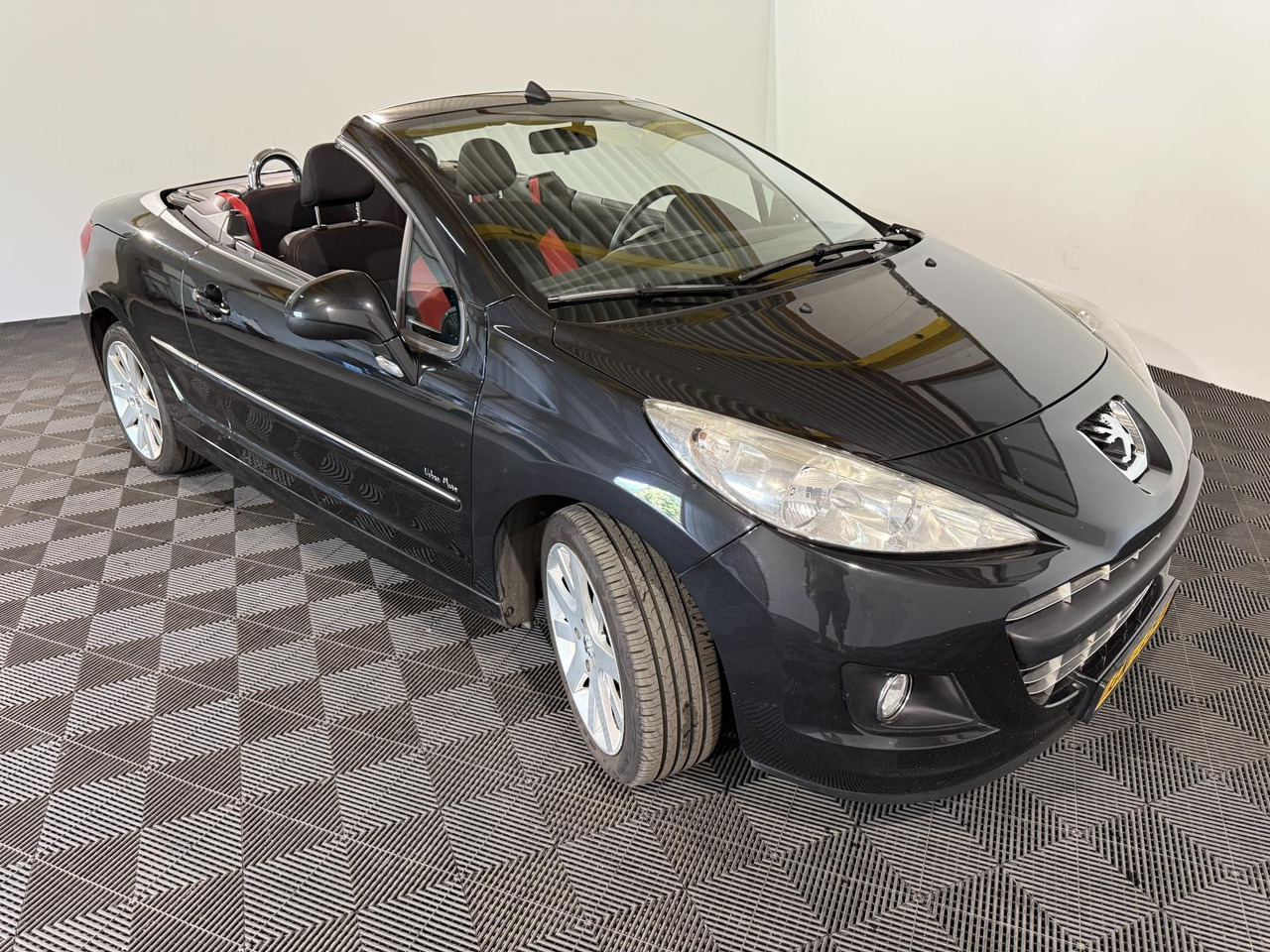 Peugeot 207 CC 1.6 VTi | 2011 | 169.277km | GK-723-T - Car: picture 5 Peugeot 207 CC 1.6 VTi | 2011 | 169.277km | GK-723-T - Car: picture 5