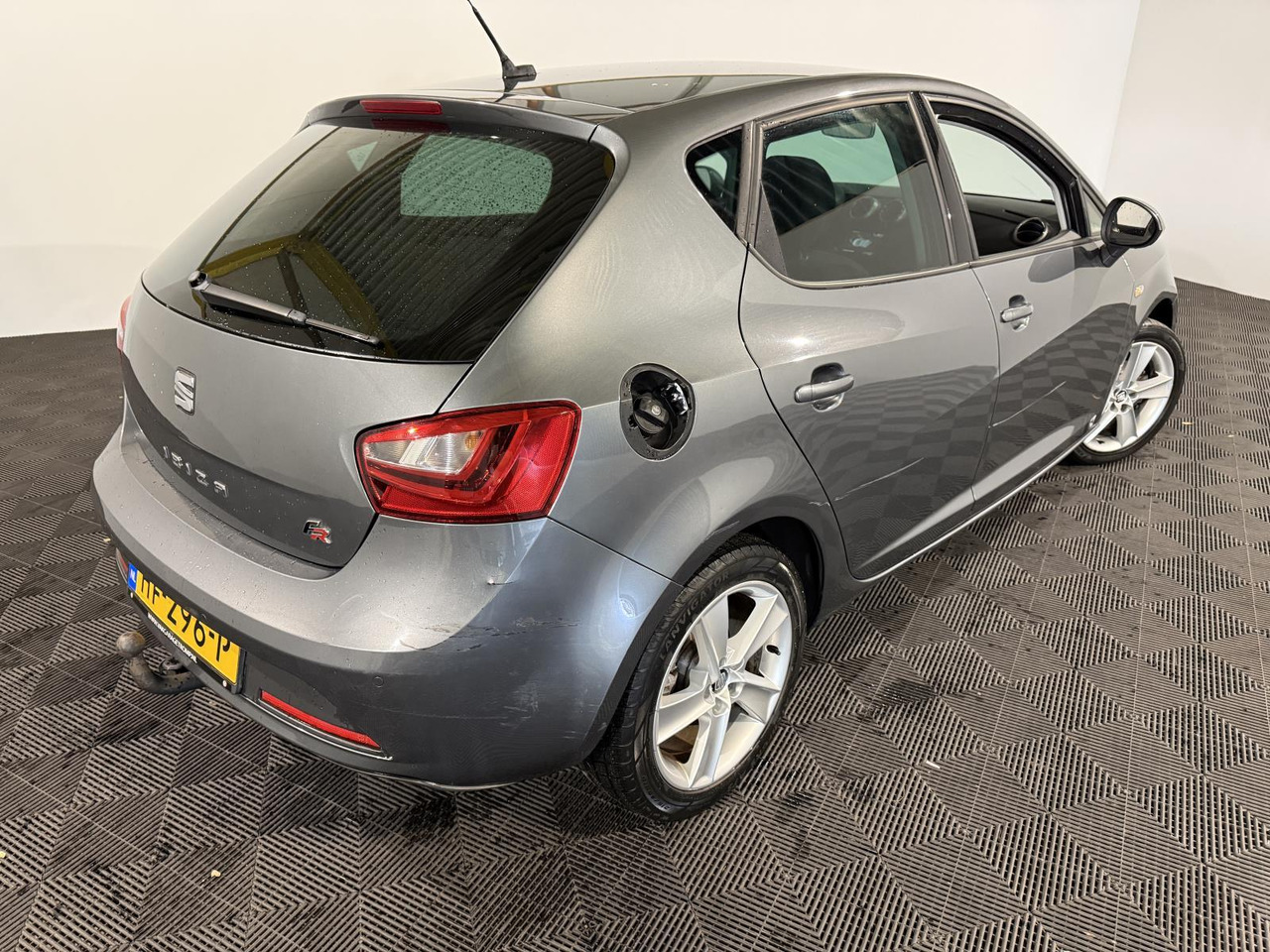 SEAT | Ibiza | 1.0 EcoTSI FR Connect | 2015 | 138.360 km | HF296P | Logisch - Hatchback: picture 2 SEAT | Ibiza | 1.0 EcoTSI FR Connect | 2015 | 138.360 km | HF296P | Logisch - Hatchback: picture 2