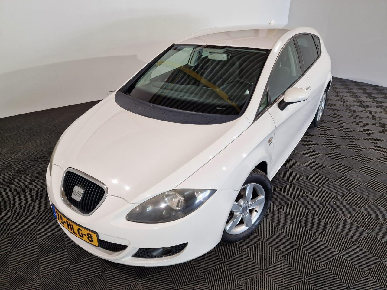SEAT Leon 1.4 TSI Business Style 75-HLG-8 268.116 km - Car: picture 1 SEAT Leon 1.4 TSI Business Style 75-HLG-8 268.116 km - Car: picture 1