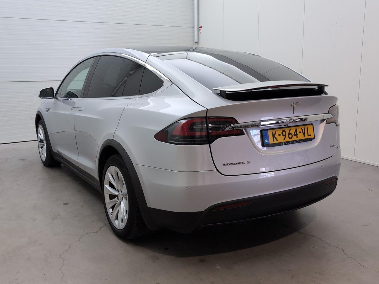 Tesla Model X 75D Base 6p. | 2016 | 186.701 km | Automaat | K964VL | NAP: Geen oordeel - SUV: picture 3 Tesla Model X 75D Base 6p. | 2016 | 186.701 km | Automaat | K964VL | NAP: Geen oordeel - SUV: picture 3