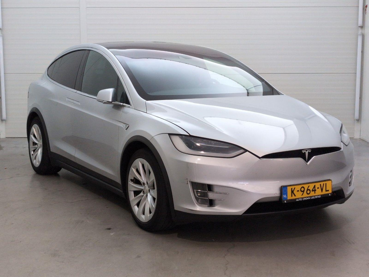 Tesla Model X 75D Base 6p. | 2016 | 186.701 km | Automaat | K964VL | NAP: Geen oordeel - SUV: picture 2 Tesla Model X 75D Base 6p. | 2016 | 186.701 km | Automaat | K964VL | NAP: Geen oordeel - SUV: picture 2