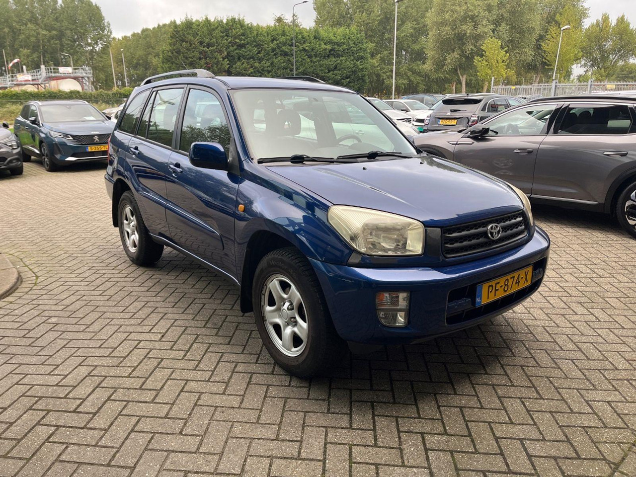 Toyota RAV4 1.8 - 16V VVT - i Luna | 2003 | 130.936 km | PF874X | NAP: Geen oordeel - SUV: picture 2 Toyota RAV4 1.8 - 16V VVT - i Luna | 2003 | 130.936 km | PF874X | NAP: Geen oordeel - SUV: picture 2