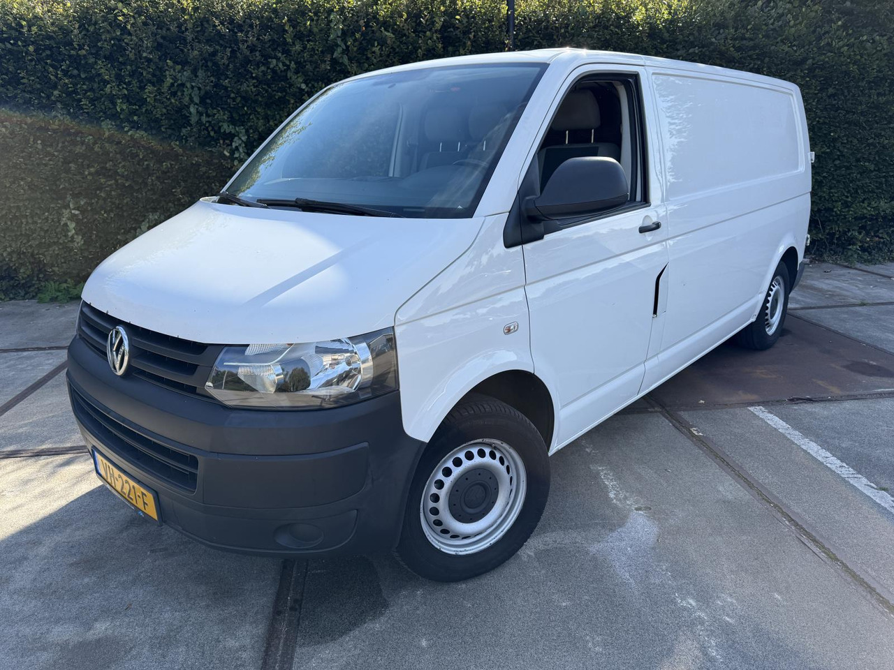 Volkswagen | Transporter | 2.0 TDI L2H1 BM Baseline | 2014 | 344.085 km | VH221F | Logisch - Panel van: picture 1 Volkswagen | Transporter | 2.0 TDI L2H1 BM Baseline | 2014 | 344.085 km | VH221F | Logisch - Panel van: picture 1