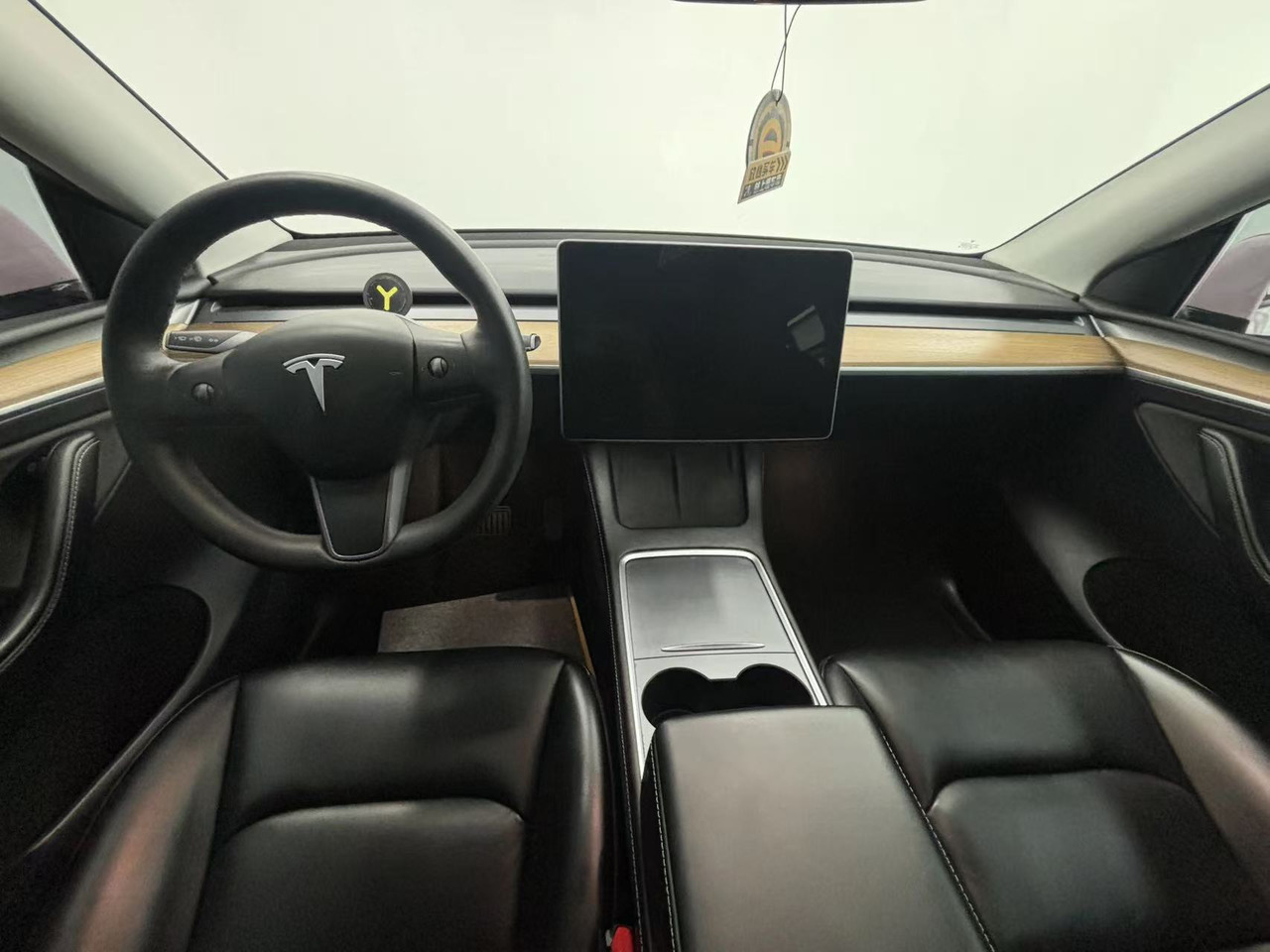 TESLA MODEL Y - SUV: picture 5 TESLA MODEL Y - SUV: picture 5