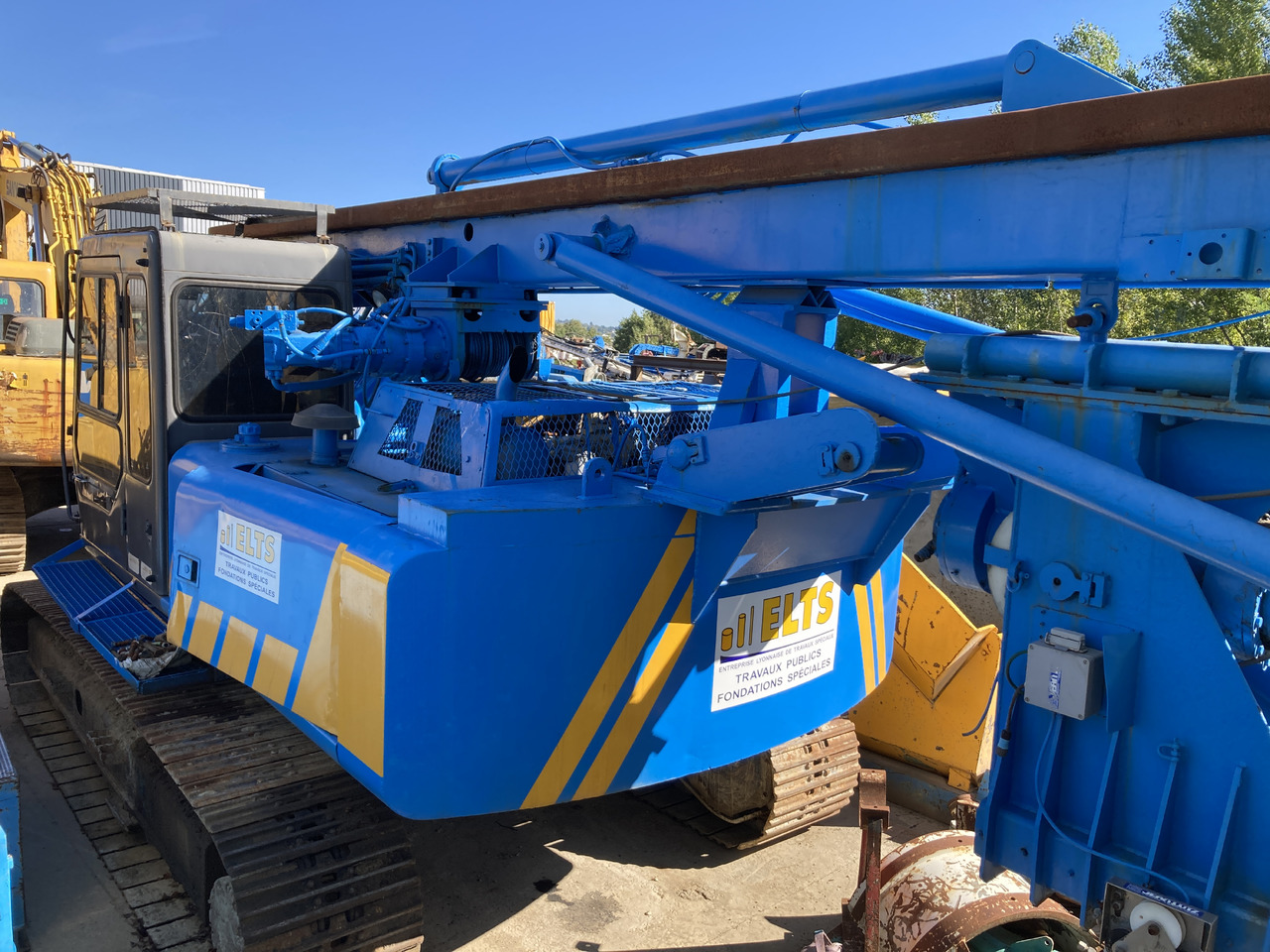 FOREUSE PIEUX TARIERE CREUSE - Drilling machine: picture 1 FOREUSE PIEUX TARIERE CREUSE - Drilling machine: picture 1