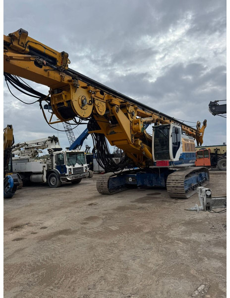 Bauer BG 24 H - Drilling machine: picture 1 Bauer BG 24 H - Drilling machine: picture 1