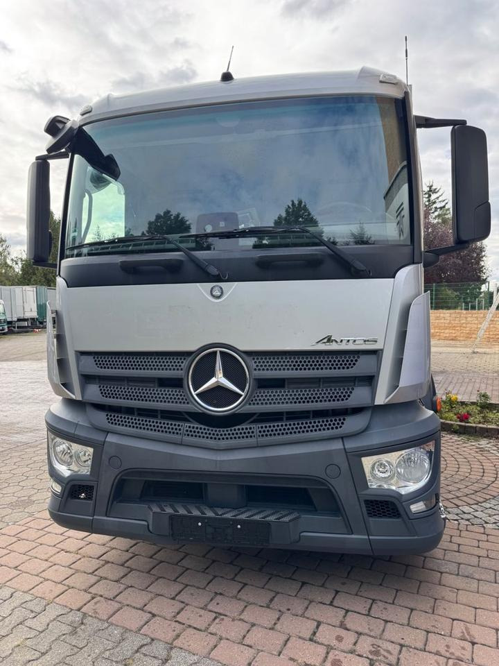 Mercedes-Benz Antos 2540/2xLBW/Kühlung-Defekt/5instock - Box truck: picture 5 Mercedes-Benz Antos 2540/2xLBW/Kühlung-Defekt/5instock - Box truck: picture 5