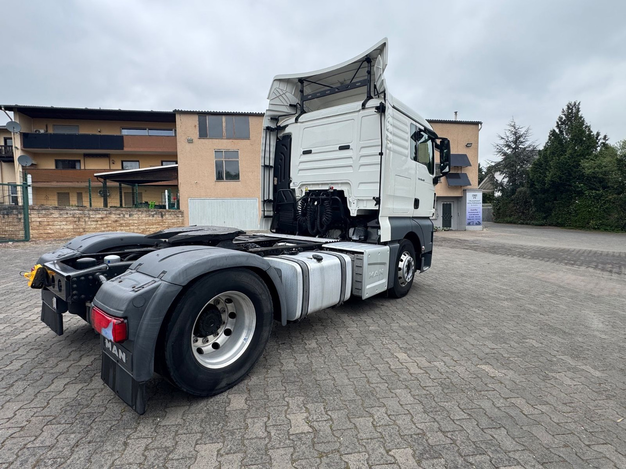 MAN TGX 18.460 XL /1xBett/Retarder/Voll-Spoiler - Tractor truck: picture 4 MAN TGX 18.460 XL /1xBett/Retarder/Voll-Spoiler - Tractor truck: picture 4