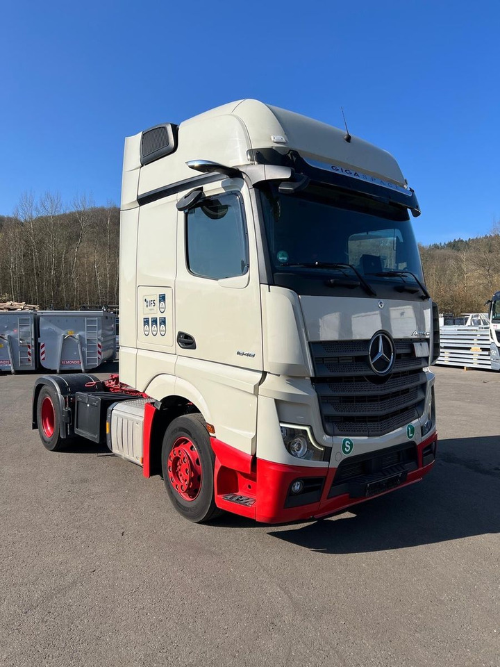Mercedes-Benz Actros 1848 LS/GIGA/MirrorCam/Retarder/2instock - Tractor truck: picture 1 Mercedes-Benz Actros 1848 LS/GIGA/MirrorCam/Retarder/2instock - Tractor truck: picture 1