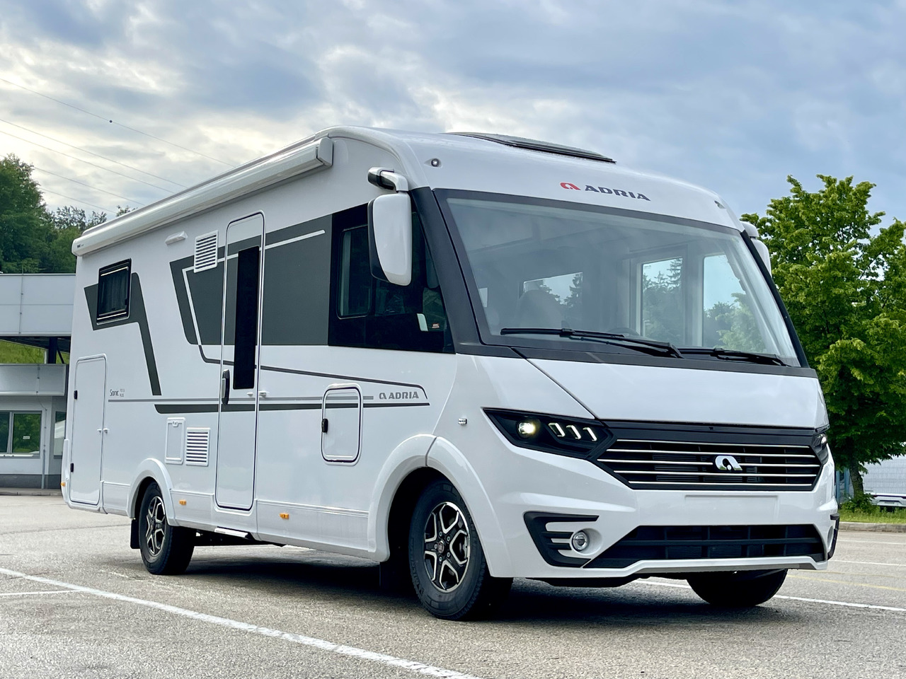 ADRIA Sonic 700DC - Integrated motorhome: picture 1 ADRIA Sonic 700DC - Integrated motorhome: picture 1