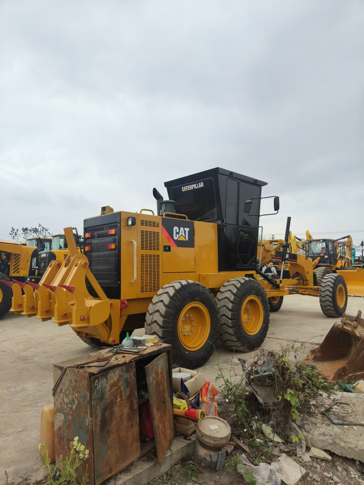 CATERPILLAR 140H - Grader: picture 3 CATERPILLAR 140H - Grader: picture 3