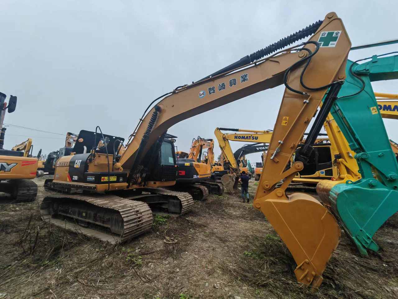CATERPILLAR 320D2 - Crawler excavator: picture 2 CATERPILLAR 320D2 - Crawler excavator: picture 2
