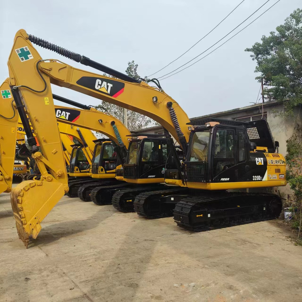 CATERPILLAR 320D2L - Crawler excavator: picture 2 CATERPILLAR 320D2L - Crawler excavator: picture 2