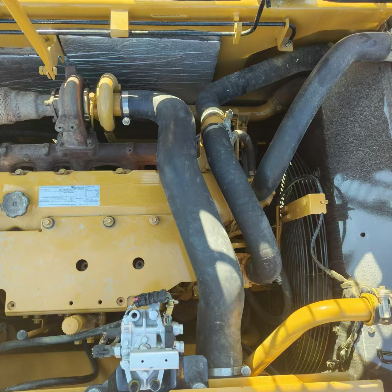 Crawler excavator CATERPILLAR 323D: picture 19