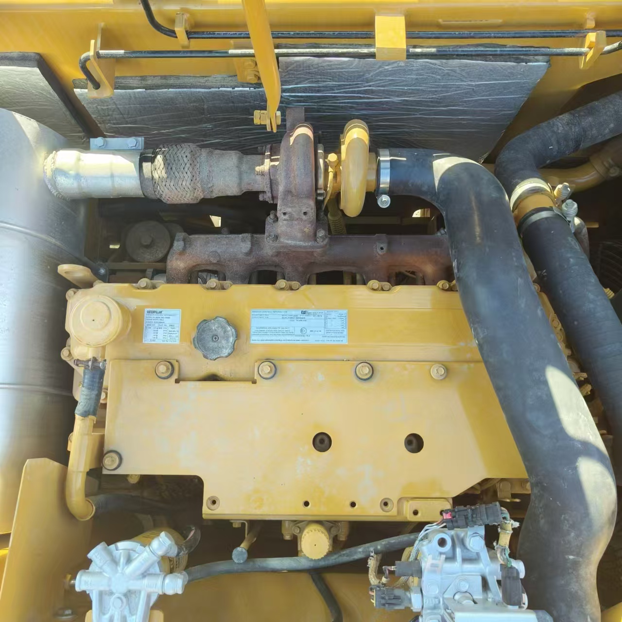 Crawler excavator CATERPILLAR 323D: picture 12