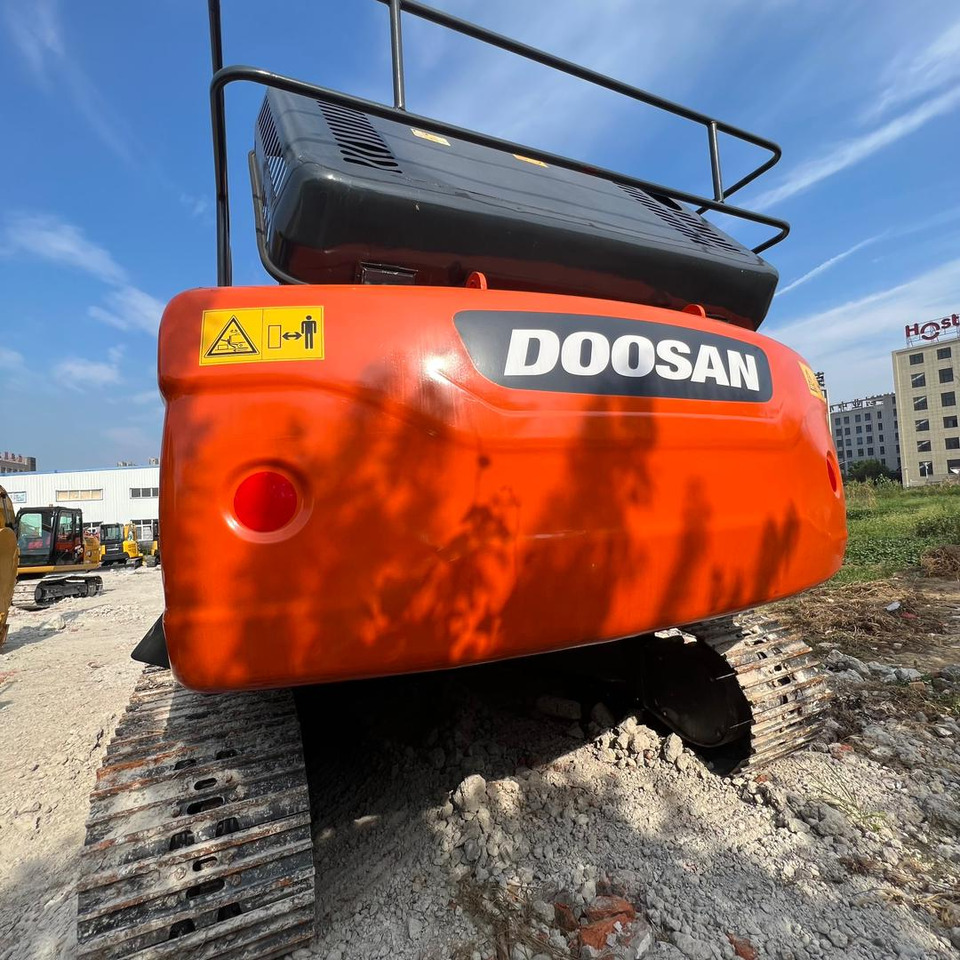 DOOSAN DX300 - Crawler excavator: picture 3 DOOSAN DX300 - Crawler excavator: picture 3