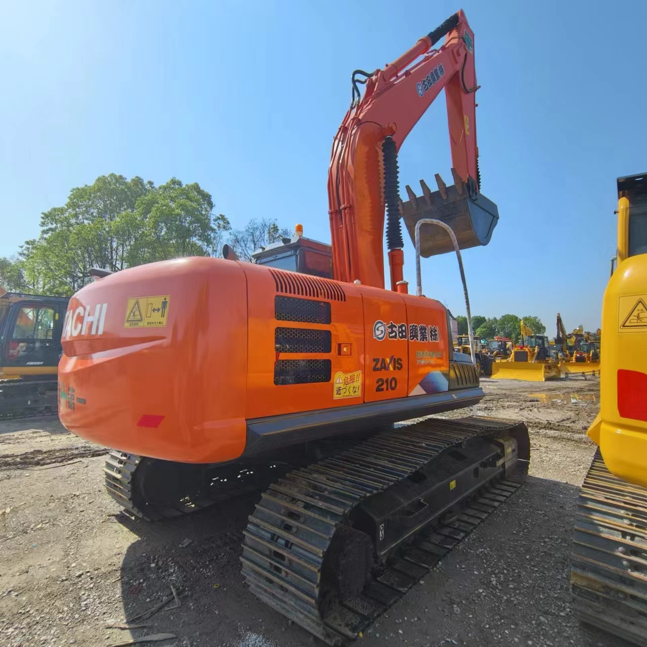 HITACHI ZX210 - Crawler excavator: picture 4 HITACHI ZX210 - Crawler excavator: picture 4