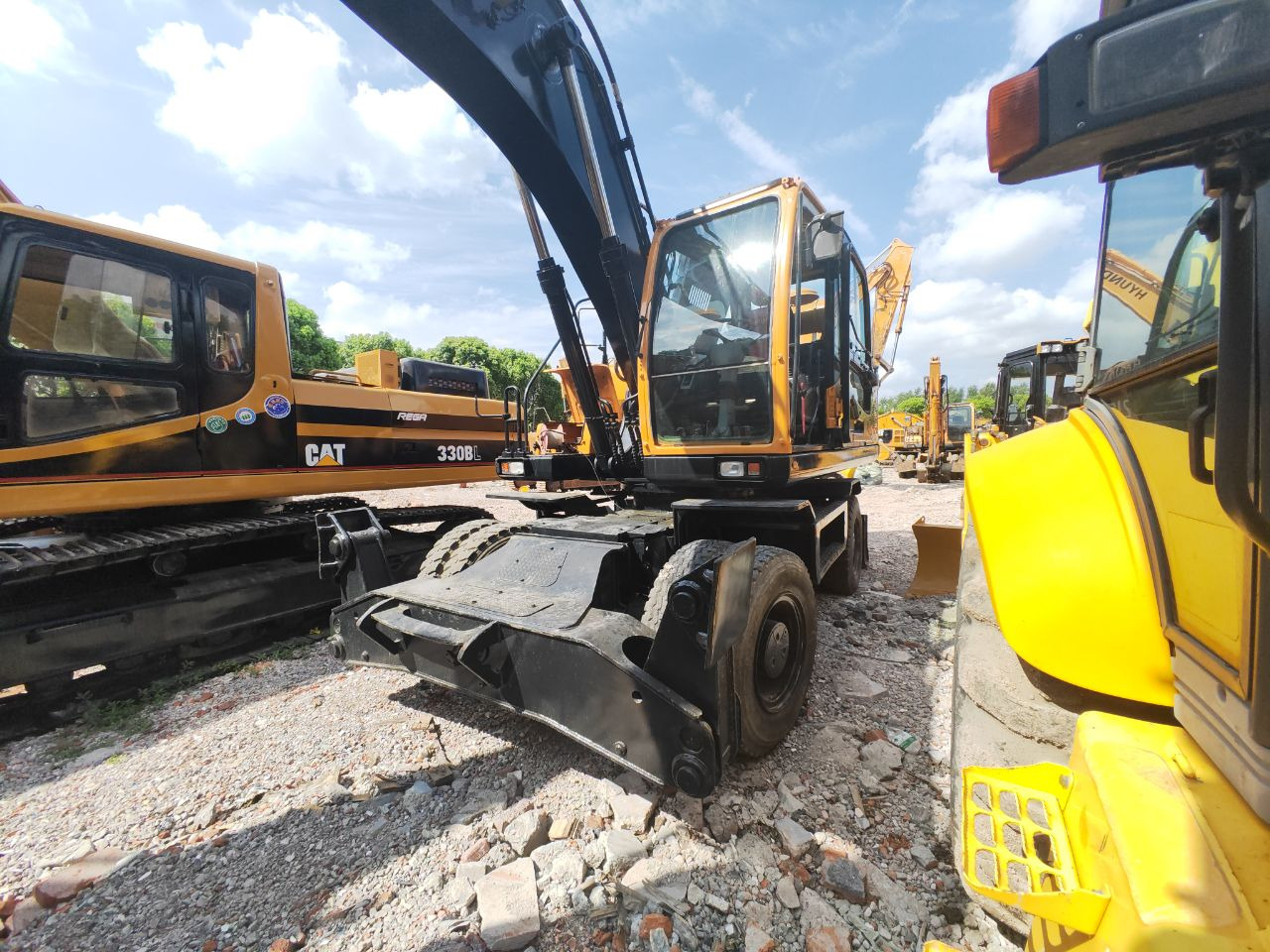 HYUNDAI R210W-9 - Wheel excavator: picture 4 HYUNDAI R210W-9 - Wheel excavator: picture 4