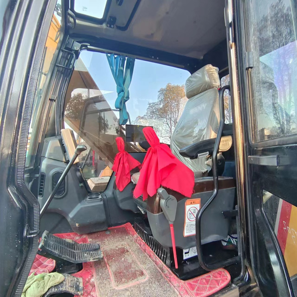 Crawler excavator SANY SY135: picture 10