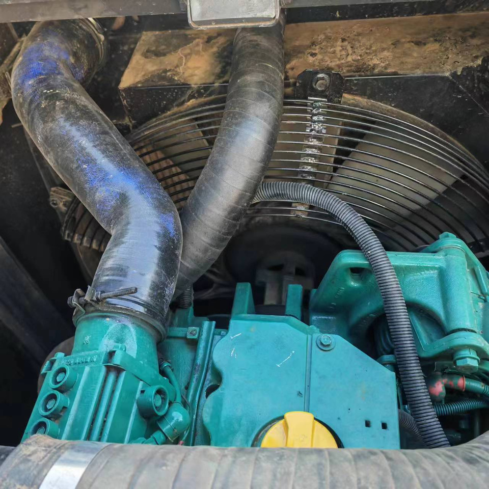 Crawler excavator VOLVO EC290: picture 30