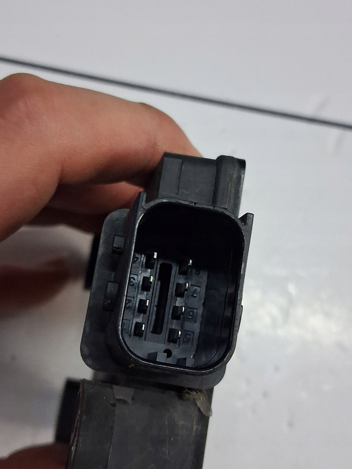 CONTINENTAL RADAR DISTRONIK RENAULT GAMA T C K RANGE VOLVO FH 4 FM 4 FH 5 - Electrical system for Truck: picture 5 CONTINENTAL RADAR DISTRONIK RENAULT GAMA T C K RANGE VOLVO FH 4 FM 4 FH 5 - Electrical system for Truck: picture 5