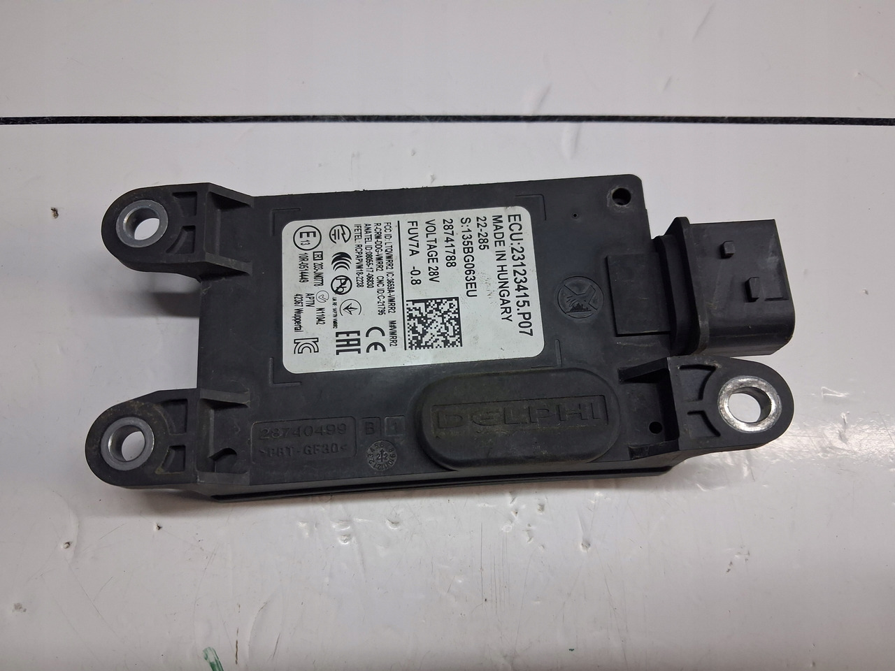 CONTINENTAL RADAR DISTRONIK RENAULT GAMA T C K RANGE VOLVO FH 4 FM 4 FH 5 - Electrical system for Truck: picture 3 CONTINENTAL RADAR DISTRONIK RENAULT GAMA T C K RANGE VOLVO FH 4 FM 4 FH 5 - Electrical system for Truck: picture 3