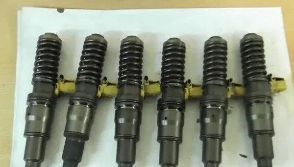Delphi POMPOWTRYSKIWACZE WTRYSKI RENAULT MAGNUM DXI 13 VOLVO FH 13 FM 1 20972223 - Injection pump for Truck: picture 2 Delphi POMPOWTRYSKIWACZE WTRYSKI RENAULT MAGNUM DXI 13 VOLVO FH 13 FM 1 20972223 - Injection pump for Truck: picture 2