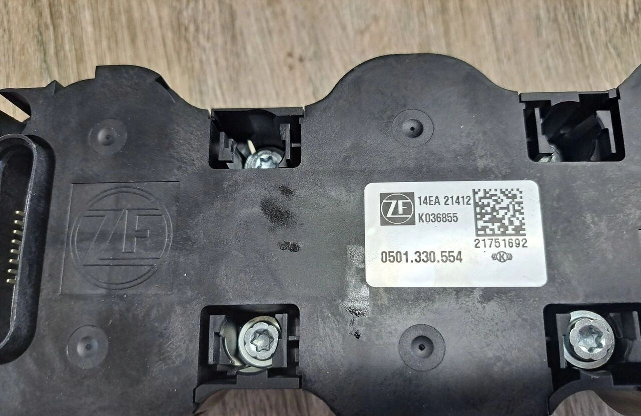 MODUŁ BLOK ELEKTRONIKA WYBIERAKA SKRZYNI BIEGÓW ZF TRAXON 0501.330.554 ZF TRAXON - Transmission for Truck: picture 2 MODUŁ BLOK ELEKTRONIKA WYBIERAKA SKRZYNI BIEGÓW ZF TRAXON 0501.330.554 ZF TRAXON - Transmission for Truck: picture 2