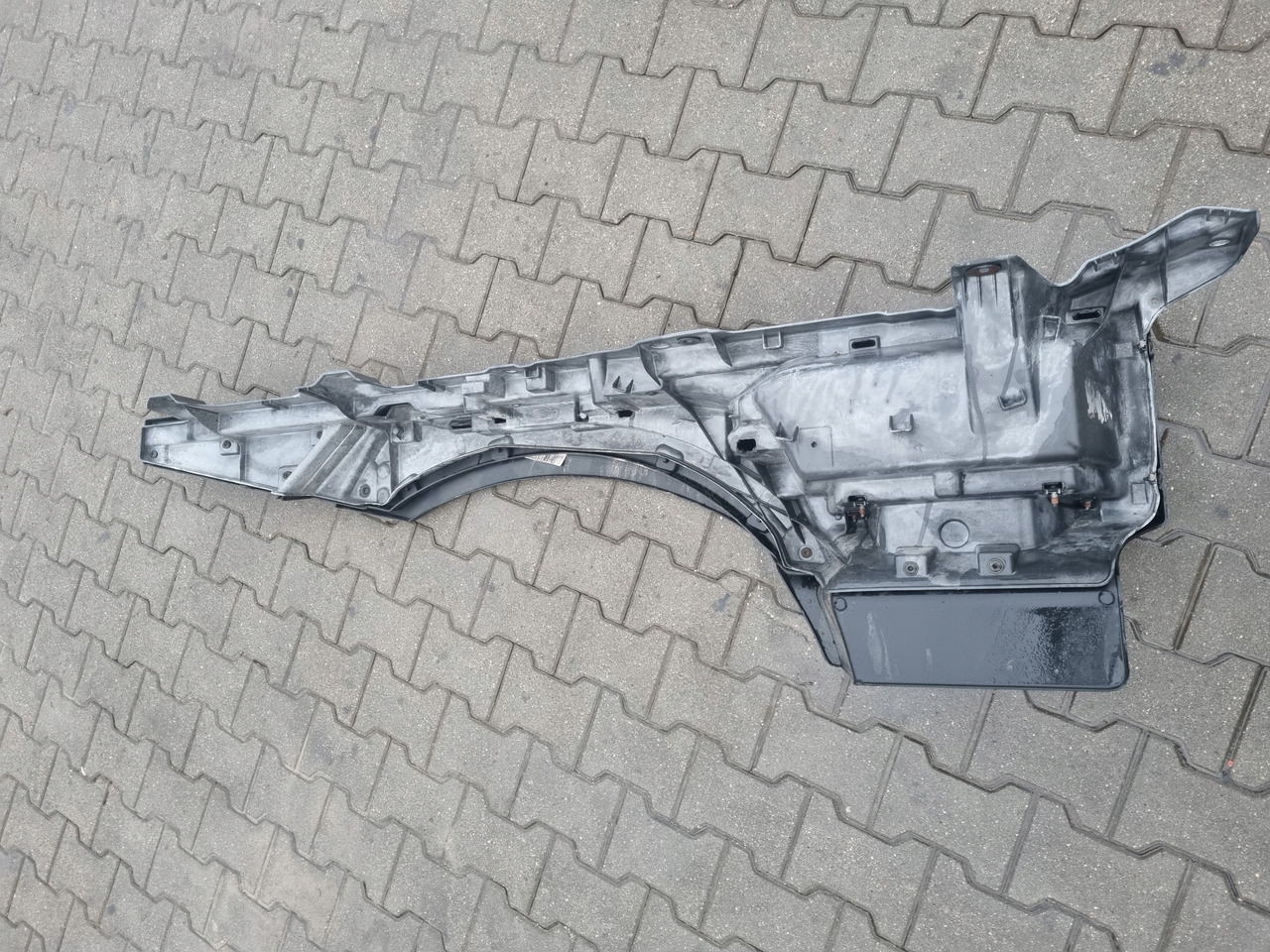 RENAULT STOPNICA GÓRNA STOPIEŃ LEWY RENAULT GAMA T RANGE - Footstep for Truck: picture 2 RENAULT STOPNICA GÓRNA STOPIEŃ LEWY RENAULT GAMA T RANGE - Footstep for Truck: picture 2