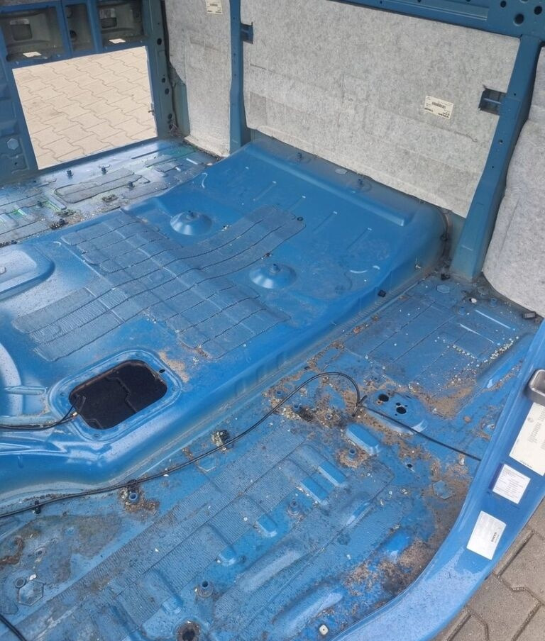 VOLVO GOŁY SZKIELET POSZYCIE BLACHA Volvo FH 4 GLOBETROTTER - Cab for Truck: picture 2 VOLVO GOŁY SZKIELET POSZYCIE BLACHA Volvo FH 4 GLOBETROTTER - Cab for Truck: picture 2