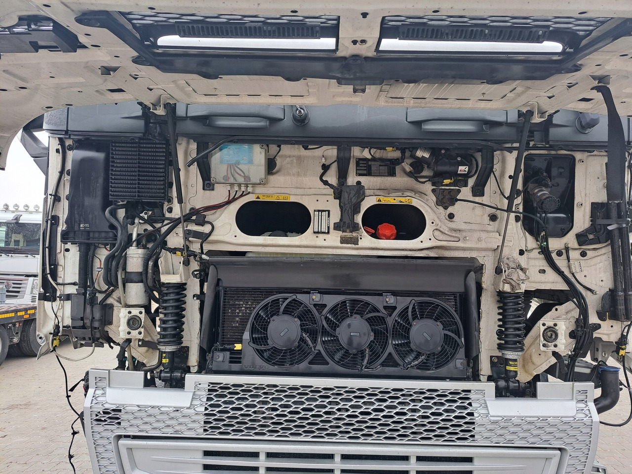 VOLVO KABINA GOŁY SZKIELET VOLVO FH 4 EURO 6 XL - Cab for Truck: picture 5 VOLVO KABINA GOŁY SZKIELET VOLVO FH 4 EURO 6 XL - Cab for Truck: picture 5