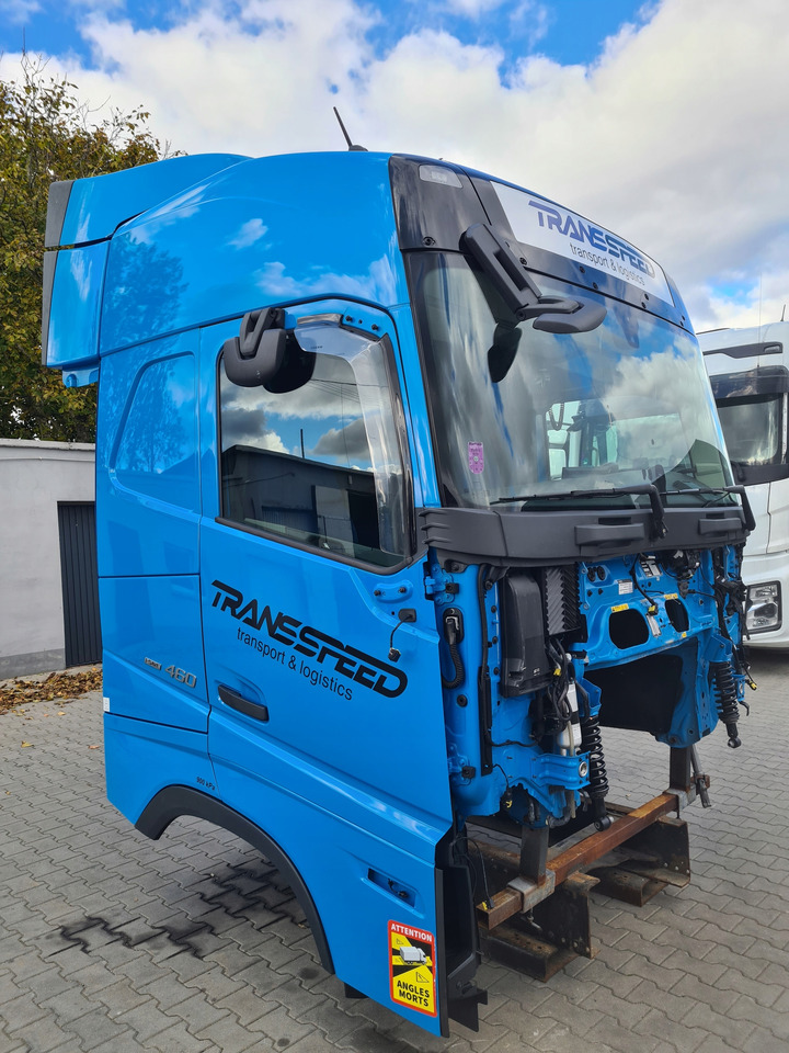 VOLVO KABINA KOMPLETNA VOLVO FH 5 EURO 6 I-SAVE GLOBETROTTER - Cab for Curtain side truck: picture 1 VOLVO KABINA KOMPLETNA VOLVO FH 5 EURO 6 I-SAVE GLOBETROTTER - Cab for Curtain side truck: picture 1