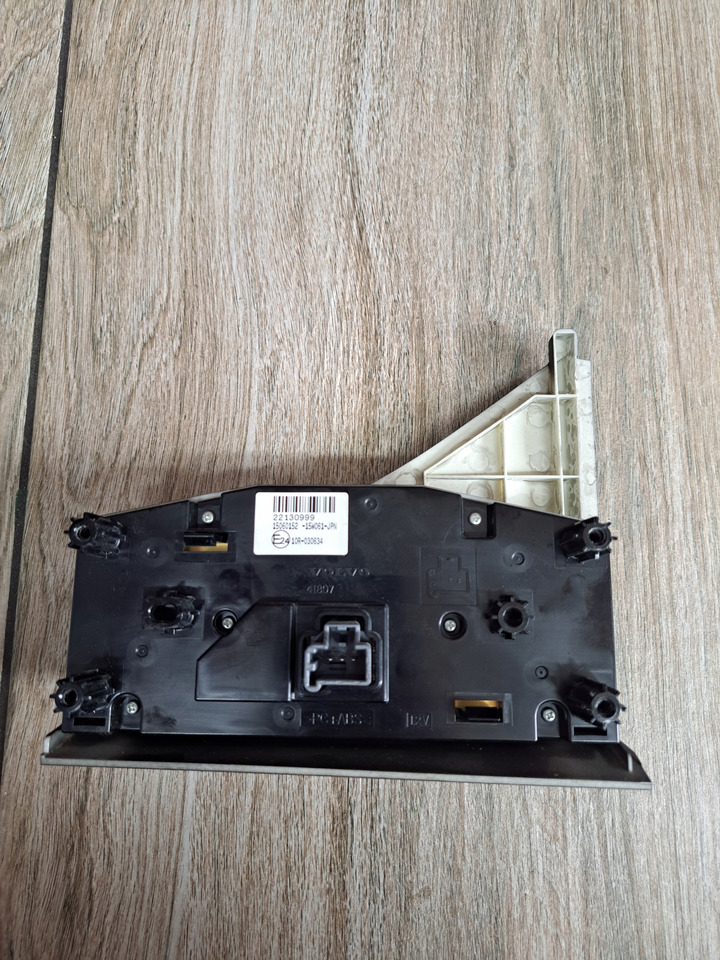 VOLVO PANEL NAWIEWU OGRZEWANIA KLIMATYZACJI VOLVO FH 4 FH 16 22130999 - Heating/ Ventilation for Truck: picture 2 VOLVO PANEL NAWIEWU OGRZEWANIA KLIMATYZACJI VOLVO FH 4 FH 16 22130999 - Heating/ Ventilation for Truck: picture 2