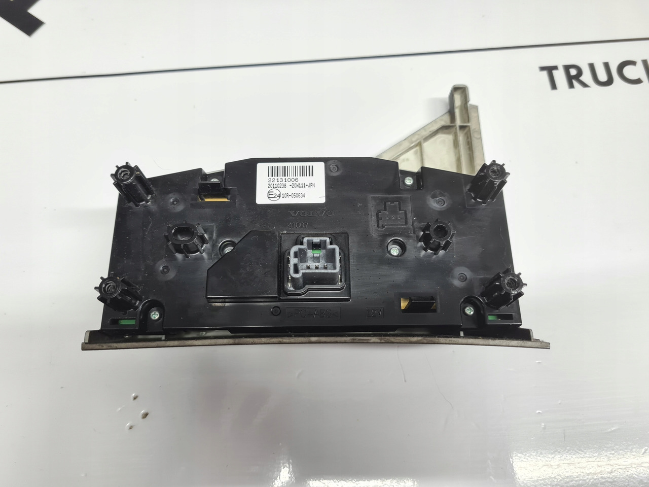 VOLVO PANEL NAWIEWU OGRZEWANIA KLIMATYZACJI VOLVO FH 4 - Heating/ Ventilation for Truck: picture 3 VOLVO PANEL NAWIEWU OGRZEWANIA KLIMATYZACJI VOLVO FH 4 - Heating/ Ventilation for Truck: picture 3