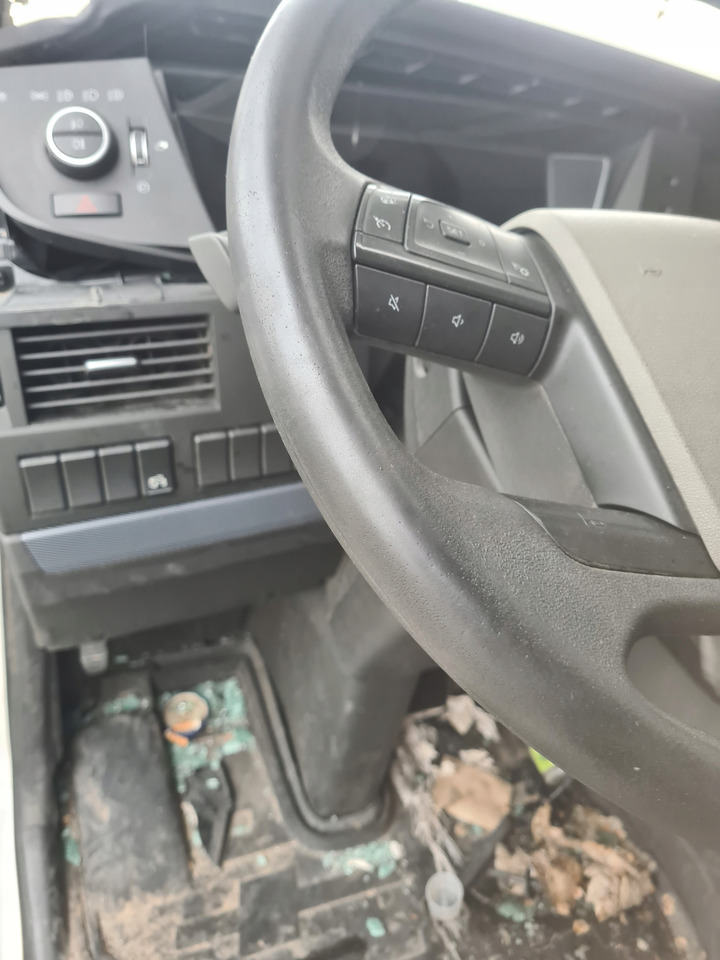 VOLVO WIELOFUNKCYJNA KOMPLETNA - Steering wheel for Truck: picture 5 VOLVO WIELOFUNKCYJNA KOMPLETNA - Steering wheel for Truck: picture 5