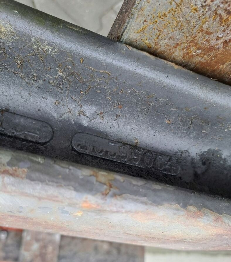 Volvo BELKA OŚ PRZEDNIA ZWROTNICE VOLVO FH FM 12 13 - Axle and parts for Truck: picture 4 Volvo BELKA OŚ PRZEDNIA ZWROTNICE VOLVO FH FM 12 13 - Axle and parts for Truck: picture 4