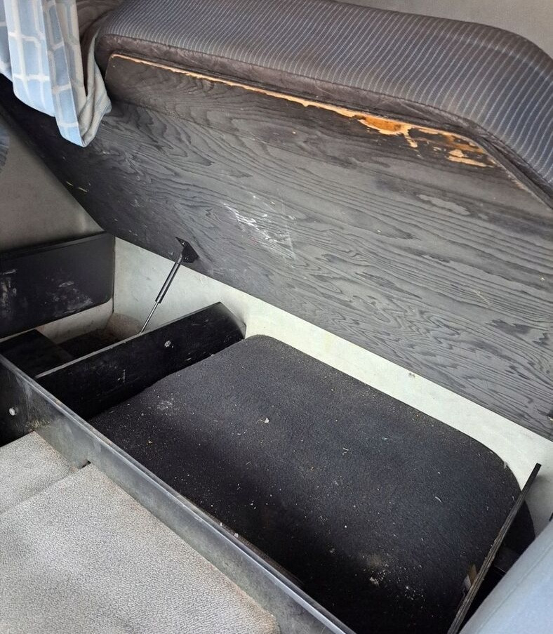 Volvo ŁÓŻKO DOLNE MATERAC STELAŻ VOLVO FE KOMPLETNE - Seat for Truck: picture 3 Volvo ŁÓŻKO DOLNE MATERAC STELAŻ VOLVO FE KOMPLETNE - Seat for Truck: picture 3